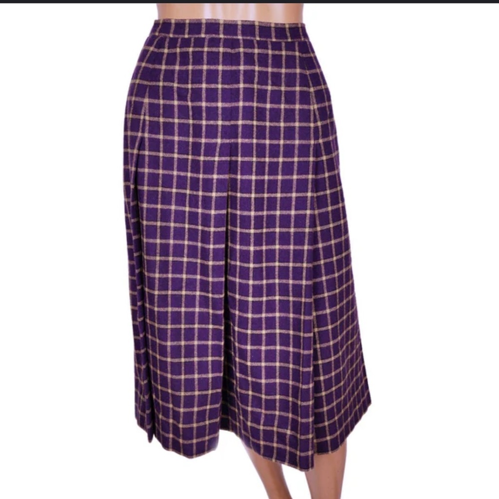 Pleated wool skirt. XL.